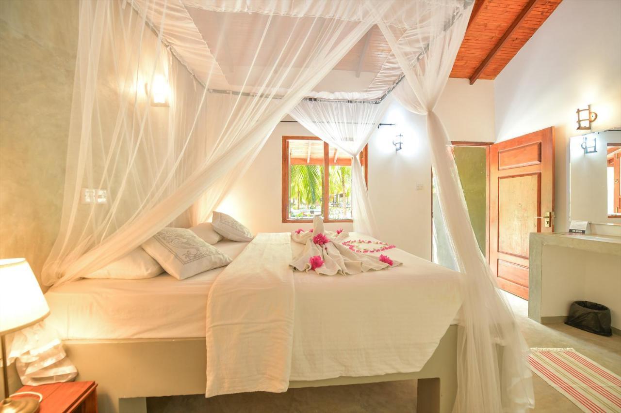 De Silva Palm Resort Kalpitiya Exterior photo